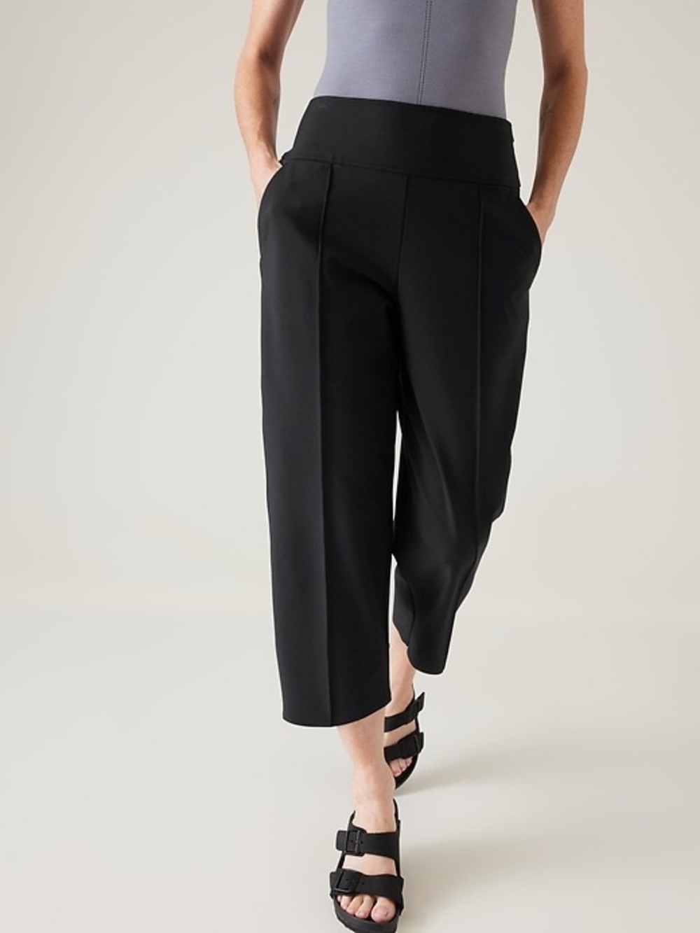 Athleta Stellar Wide Leg Crop Pants in Black Size 6 Tall